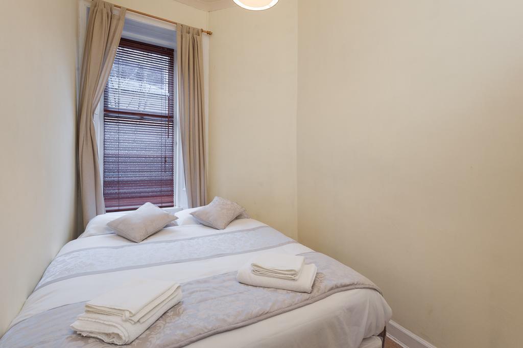 Pitt Street Apartment Beautiful Spacious Apartment Free Parking And Free Sanitizer Edimburgo Quarto foto